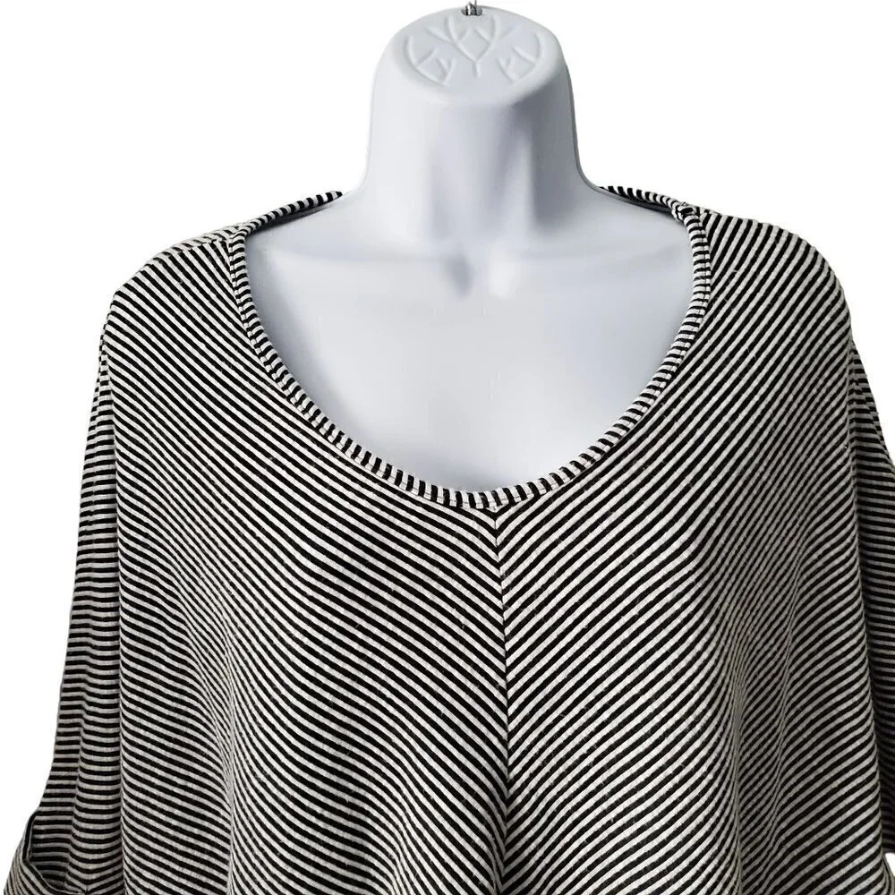 Caution to the Wind Striped Pullover V-Neck Short Sleeve Crop Top Size Medium - Picture 3 of 6